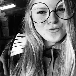 Meet your Posher, Karlie